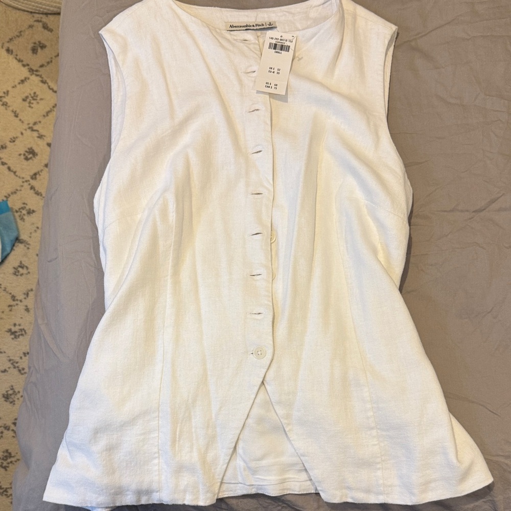 Abercrombie & Fitch White Sleeveless Button-Front Linen Blend Top